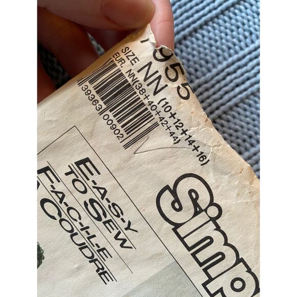 Simplicity sewing pattern  7955 button down top pant short - Picture 2 of 5